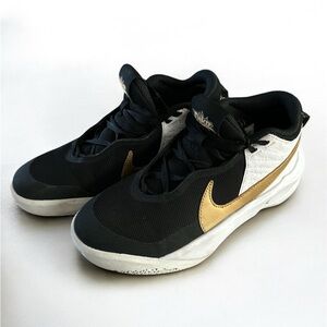 Nike Team Hustle Kids Sneakers - 4.5